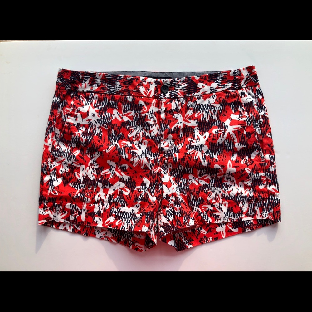Banana Republic Short Hampton Fit Size 4.  NWOT